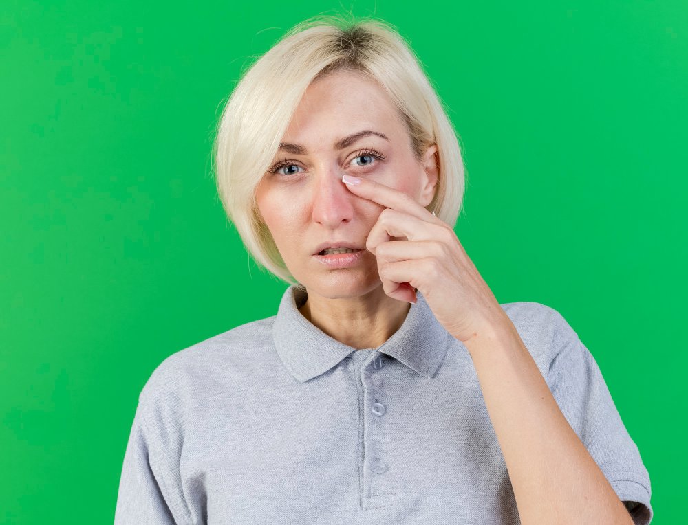 How To Safely Remove A Contact Lens That's Stuck In Your Eye?