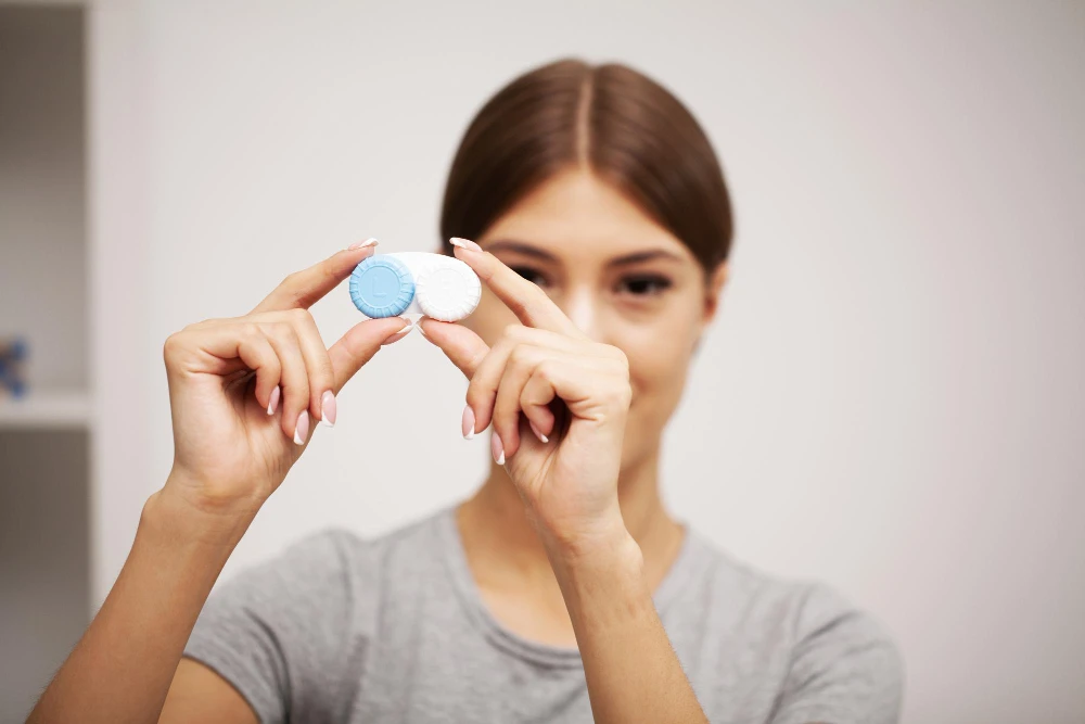 How To Treat Dry Eyes from Contact Lenses?