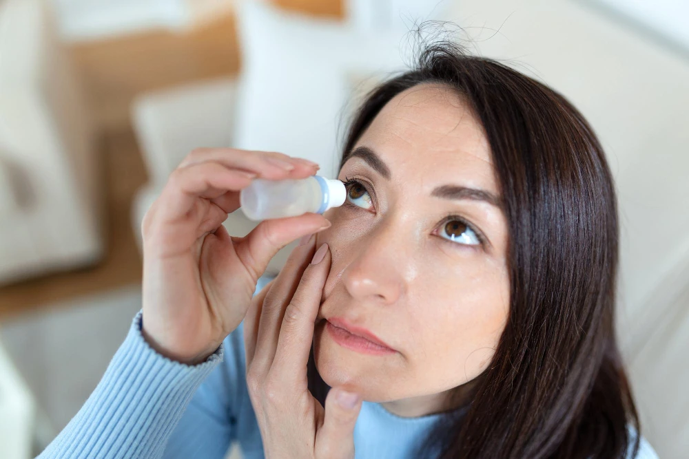 How To Treat Dry Eyes from Contact Lenses? 
