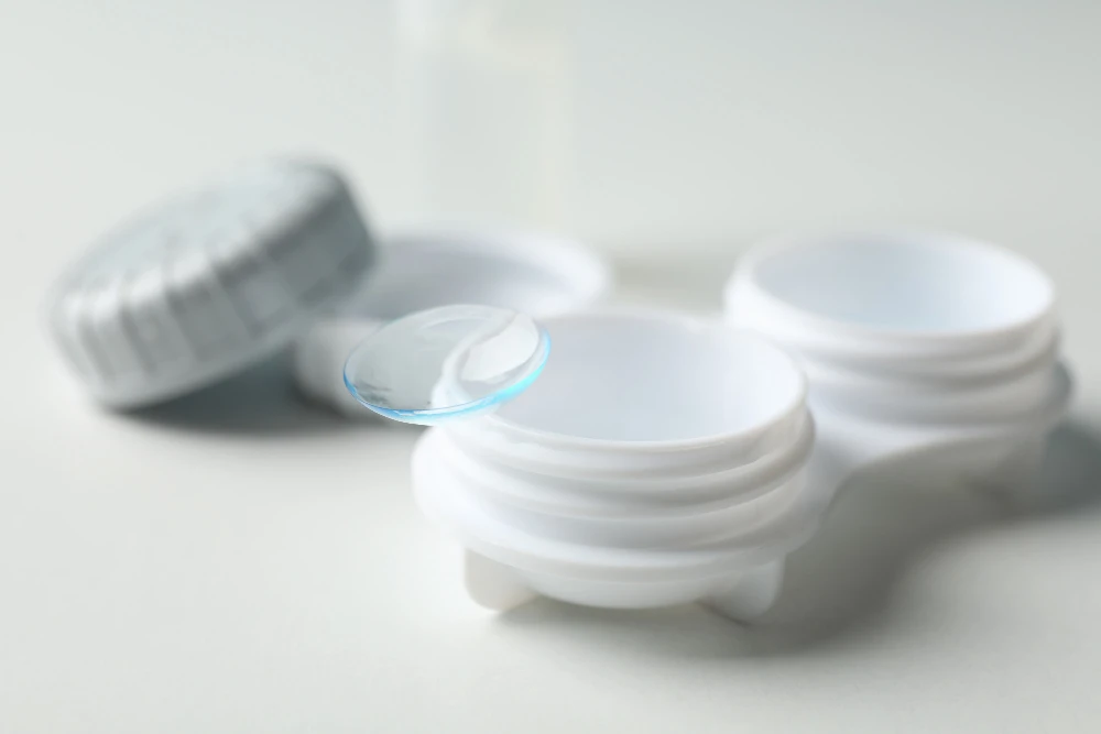 What You Need to Know About Sleeping in Contact Lenses?