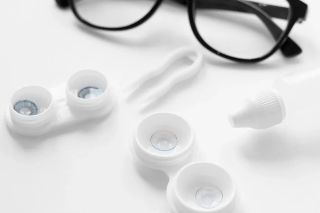 Contact lenses: Pros and cons