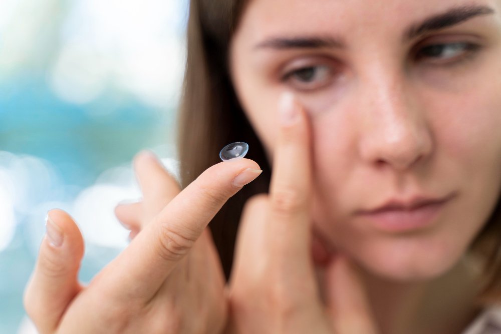 How To Safely Remove A Contact Lens That's Stuck In Your Eye?